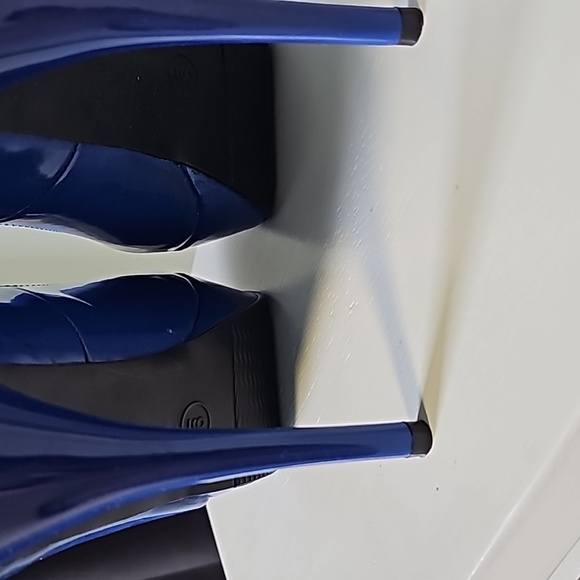 Shoes - Picture 4 of 4